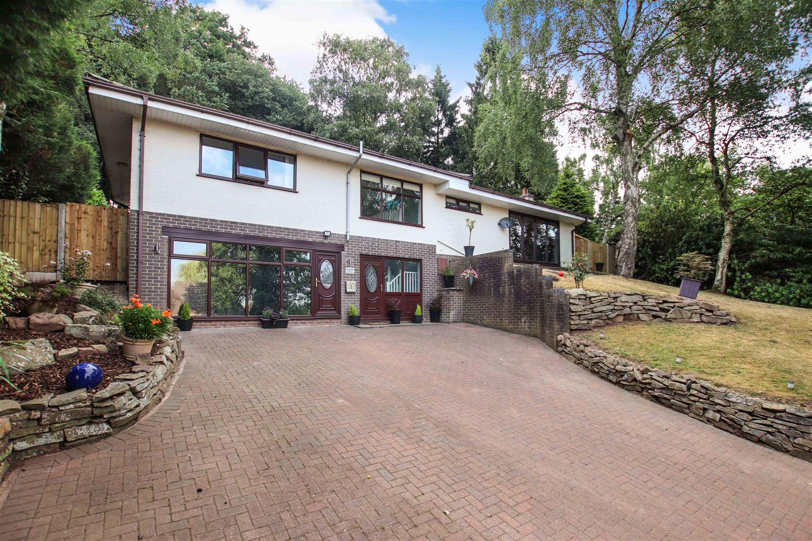 Property Search Bob Gutteridge Estate Agents and Valuers